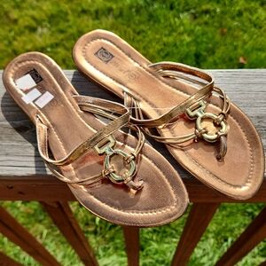 Elegant Gold Sandals with Chain Detail